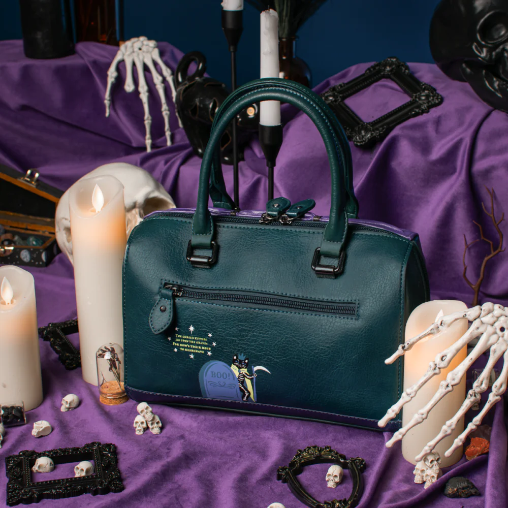 Vendula London Haunted Theatre Speedy Bowler-10