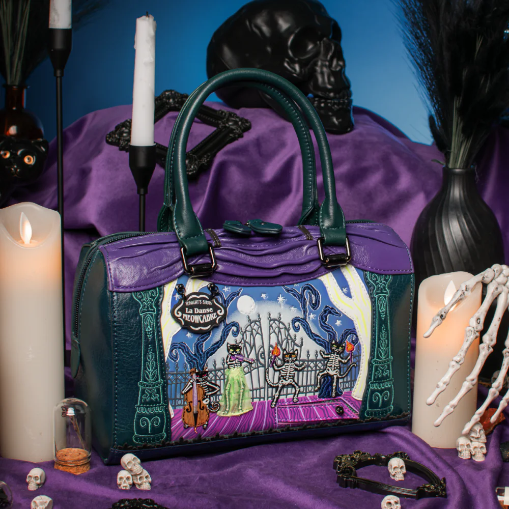 Vendula London Haunted Theatre Speedy Bowler