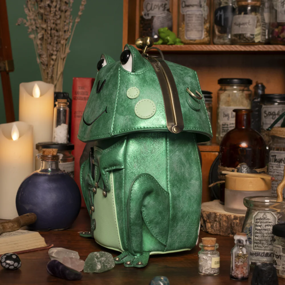 Vendula London The Witches Pantry Clipper Frog Bag-zoom-12