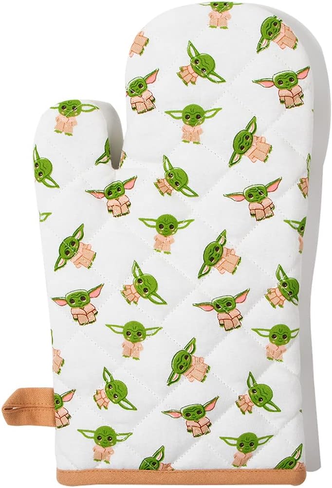 Star Wars The Mandalorian The Child Pattern Kitchen Apron, dish towel and oven mitt Textile Set of 3